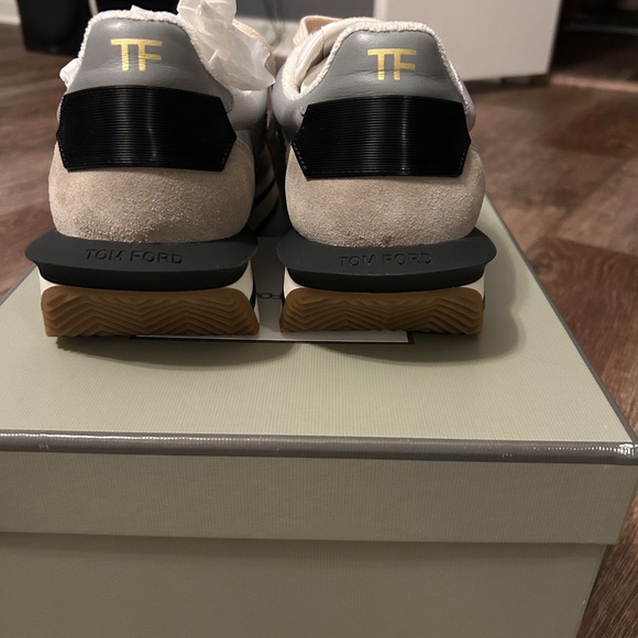 TOM FORD Men’s 8.5 James Leather Low Top Sneaker Silver Cream - Picture 2 of 4